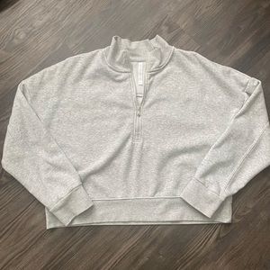 Fabletics quarter zip jacket size large, Light Grey
